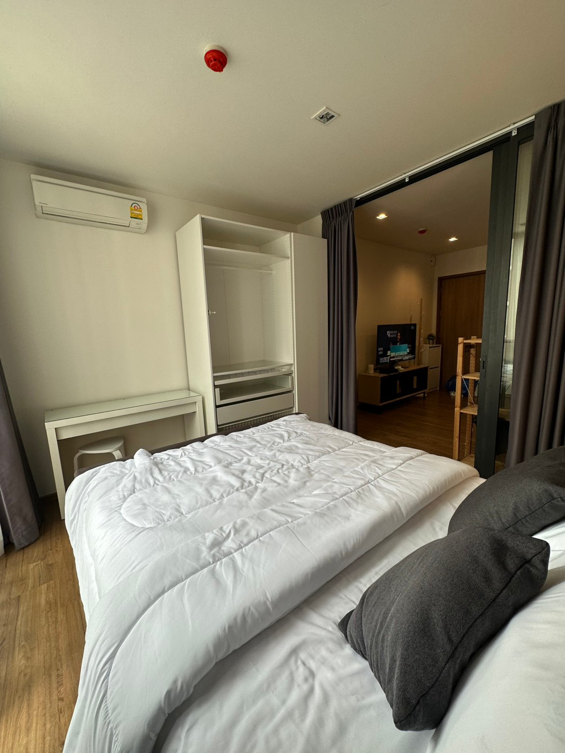 ให้เช่าคอนโด Hasu haus condo ครัวแยกเป็นสัดส่วน ตกแต่งสวย เฟอร์นิเจอร์และเครื่องใช้ไฟฟ้าครบ – รูปที่ 4