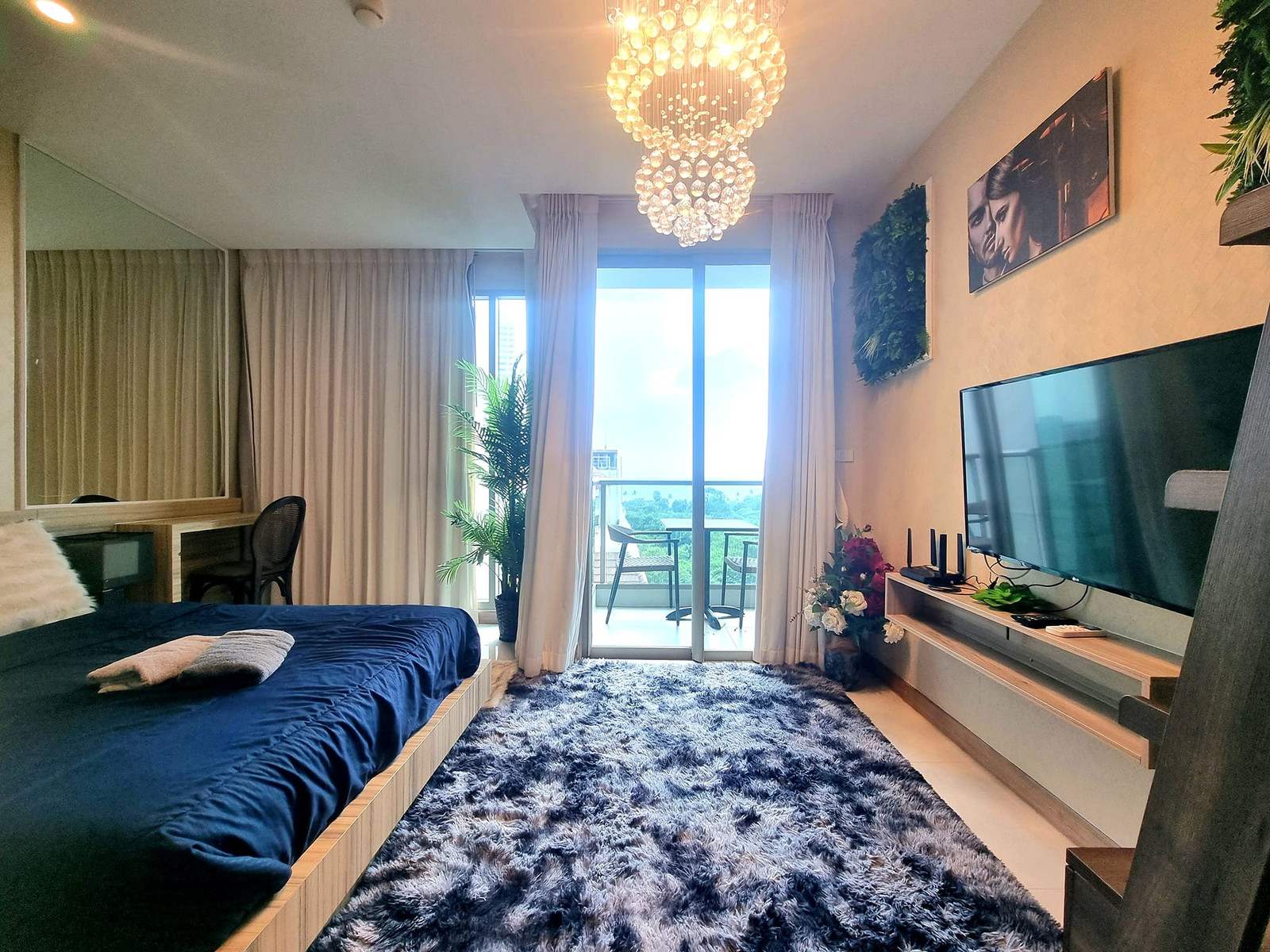 Urgent sale, luxury condo in Pattaya, sea view, The Riviera Jomtien, sold with tenant.