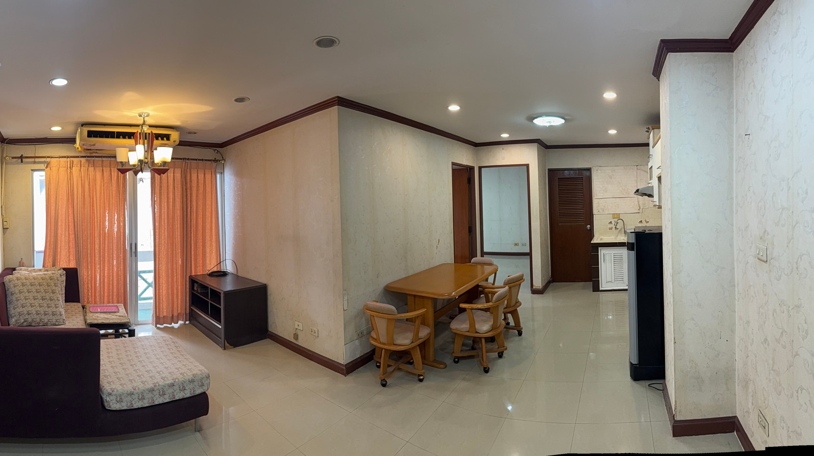 Baan Suan Suetrong Condo, Soi Lat Phrao 87, Intersection 7 / Pradit Manutham 10 (2 routes to enter and exit), located in the same alley as the CDC department store. Baan Suan Suetrong Condo, Soi Lat Phrao 87, Intersection 7 / Pradit Manutham 10 (2 routes to enter and exit), located in the same alley as the CDC department store.