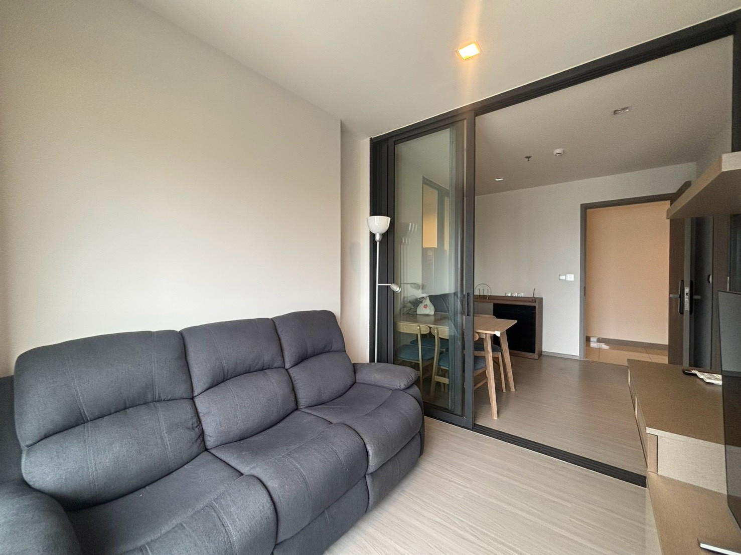Life Asoke Hype Rama 9 For Rent(Close to MRT Rama 9 ) Life Asoke Hype Rama 9 For Rent(Close to MRT Rama 9 )