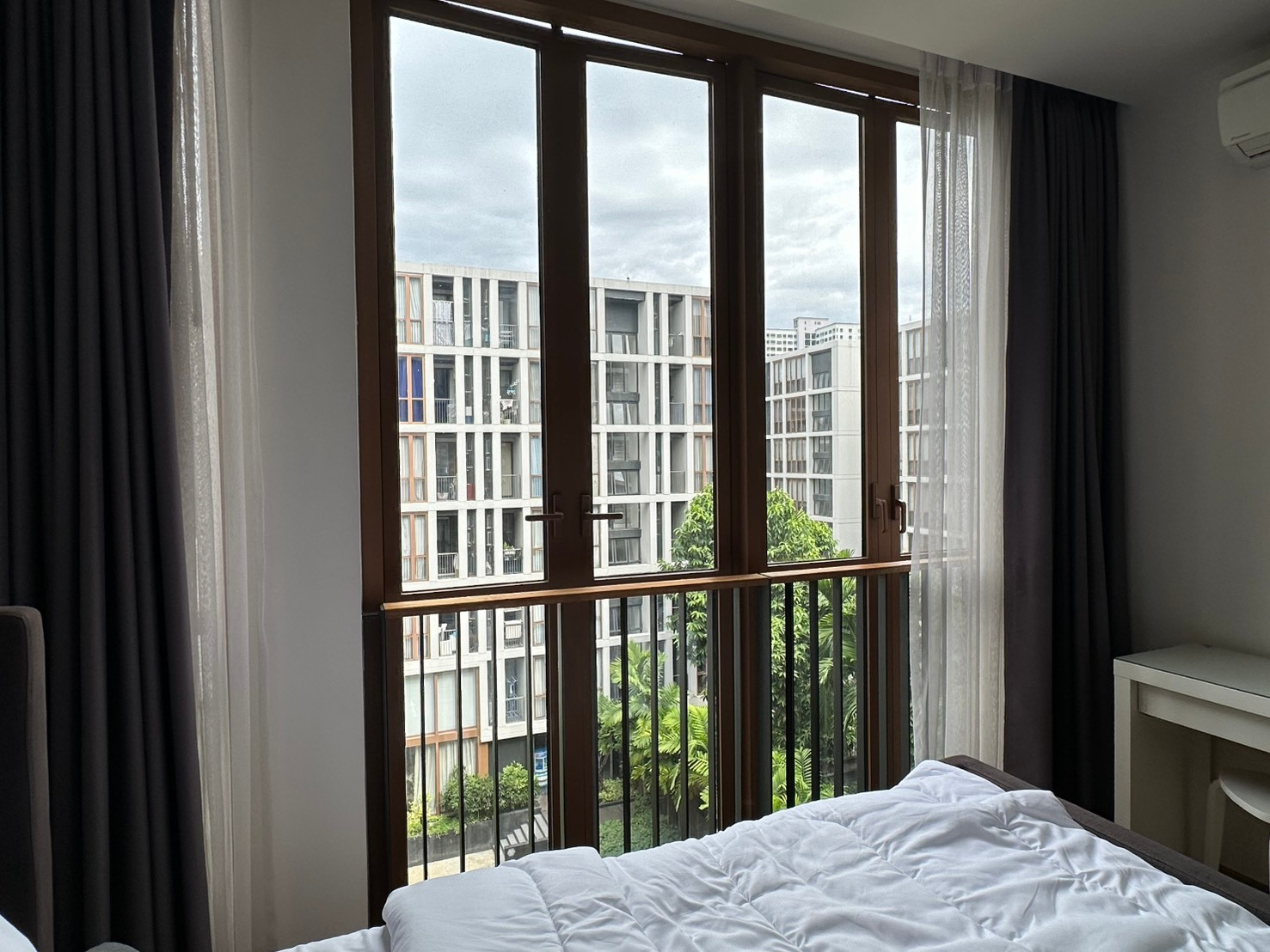 ให้เช่าคอนโด Hasu haus condo ครัวแยกเป็นสัดส่วน ตกแต่งสวย เฟอร์นิเจอร์และเครื่องใช้ไฟฟ้าครบ – รูปที่ 2
