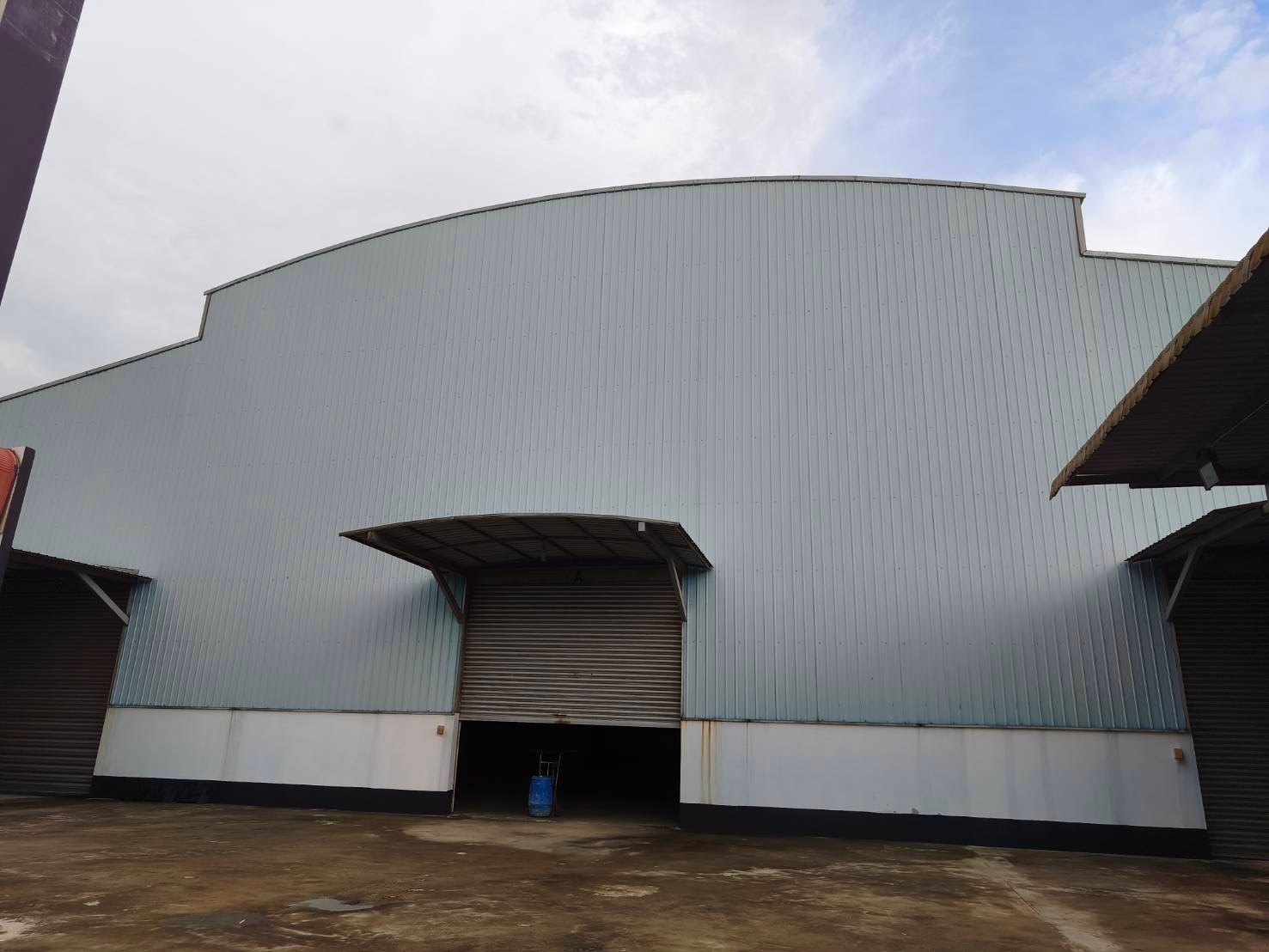 Warehouse/warehouse for rent with 3 cranes, 6 units + 5-story office, 1,296 sq m., supports 18-wheel trailer, has truck scale. (Mut Sakhon location Bang Nam Chuet-Tok buffalo Near Ekachai Road & Rama 2) – รูปที่ 2