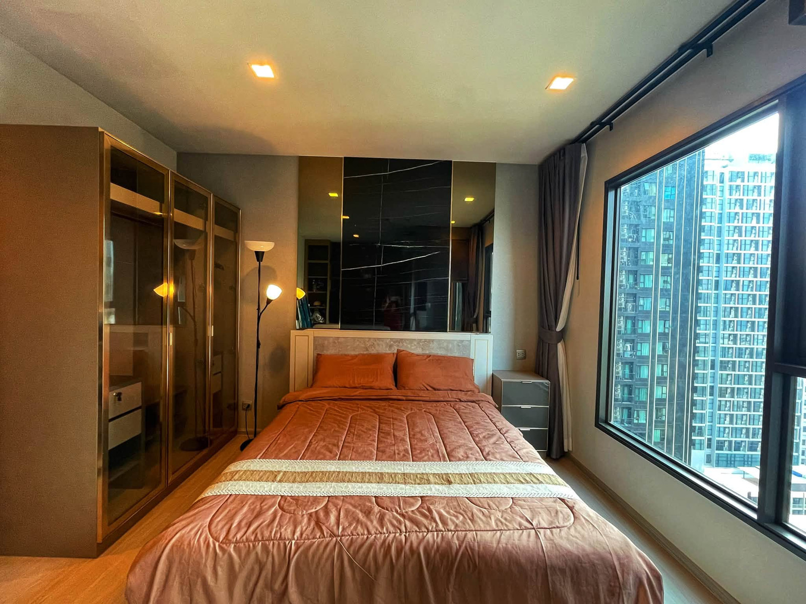 💥 [ 𝐏-𝟏𝟑𝟕𝟕𝟏𝟑 ] FORRENT : LIFE Asoke - Rama 9 อยู่ใจกลางเมือง คุ้มค่า! ใกล้ MRT พระราม 9 𝟐𝟎,𝟎𝟎𝟎 บาท/ด. | Line @easycondoplus | 099-229-6397