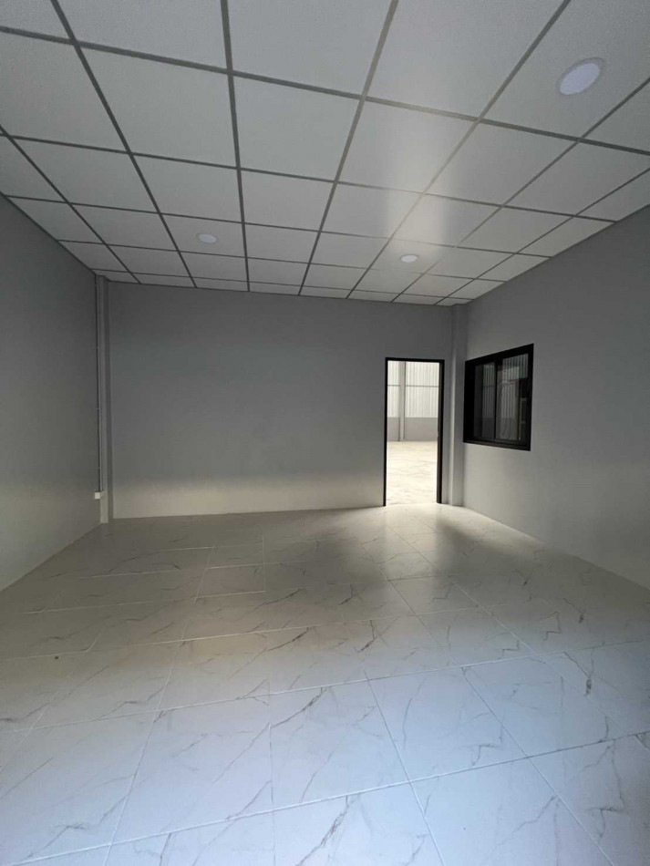 Warehouse-factory for rent, newly built with office and bathroom, ready to move in. Soi Pracha Uthit 90, Samut Prakan, 200 sq m, 65 sq m. – รูปที่ 3