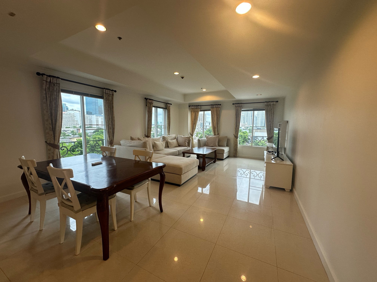 Rare High-Floor Residence with Unblocked Views in Sukhumvit 36