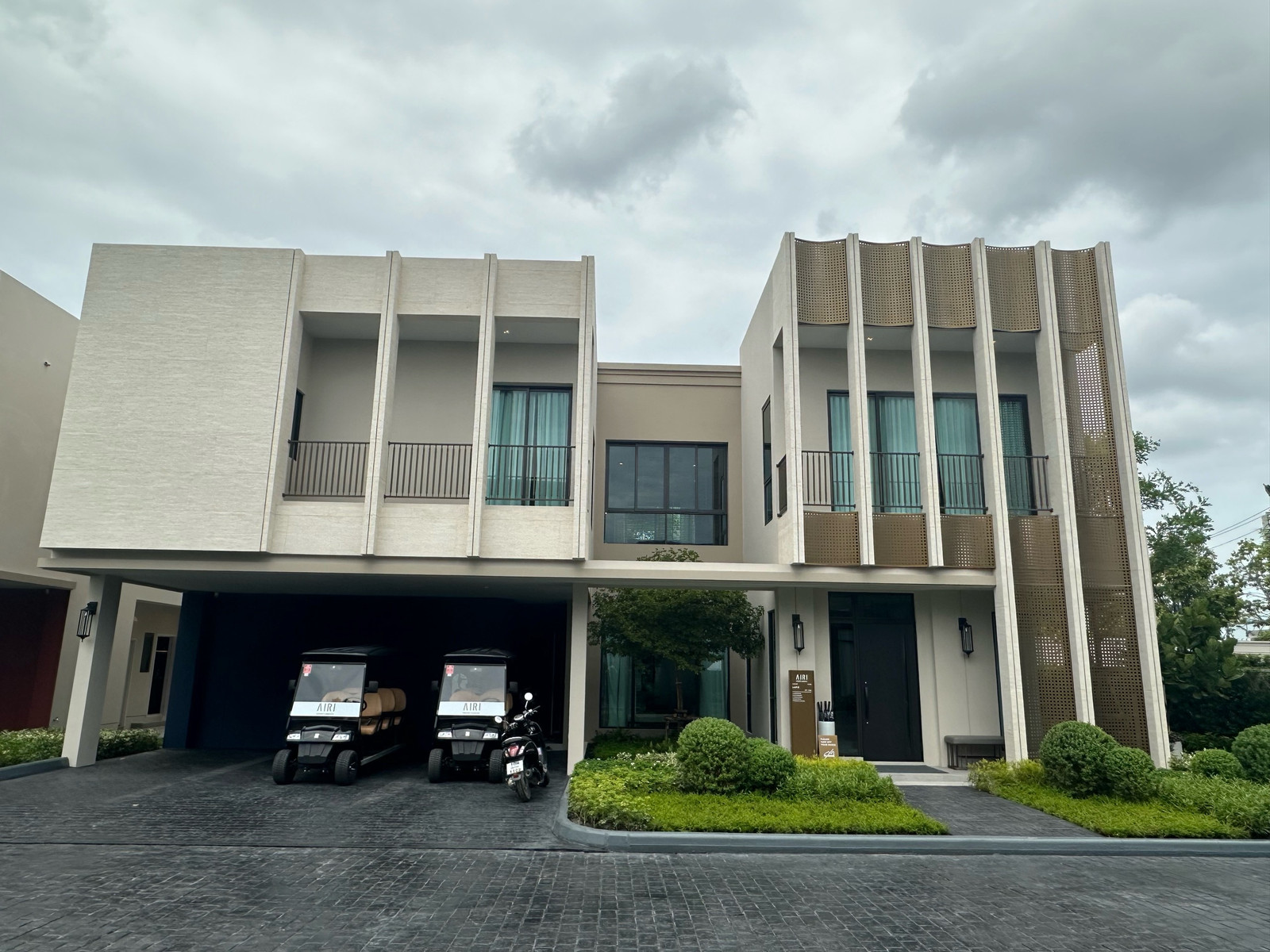 บ้านเดี่ยว 15.9 ล้าน ติดเซ็นทรัลบางนา บ้านเดี่ยว 15.9 ล้าน ติดเซ็นทรัลบางนา