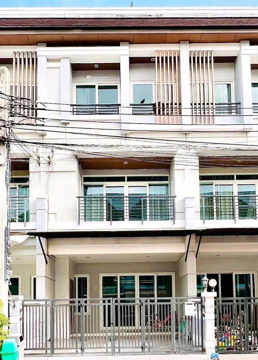 ❗ Townhome for rent near the BTS, near the mall. ❗ Townhome for rent near the BTS, near the mall.