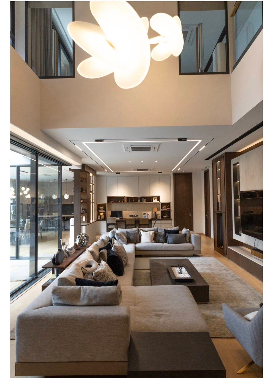 SAI191**RARE HOME | Luxury detached house, rare location, near KIS International School** Private Residence level detached house. SAI191**RARE HOME | Luxury detached house, rare location, near KIS International School** Private Residence level detached house.