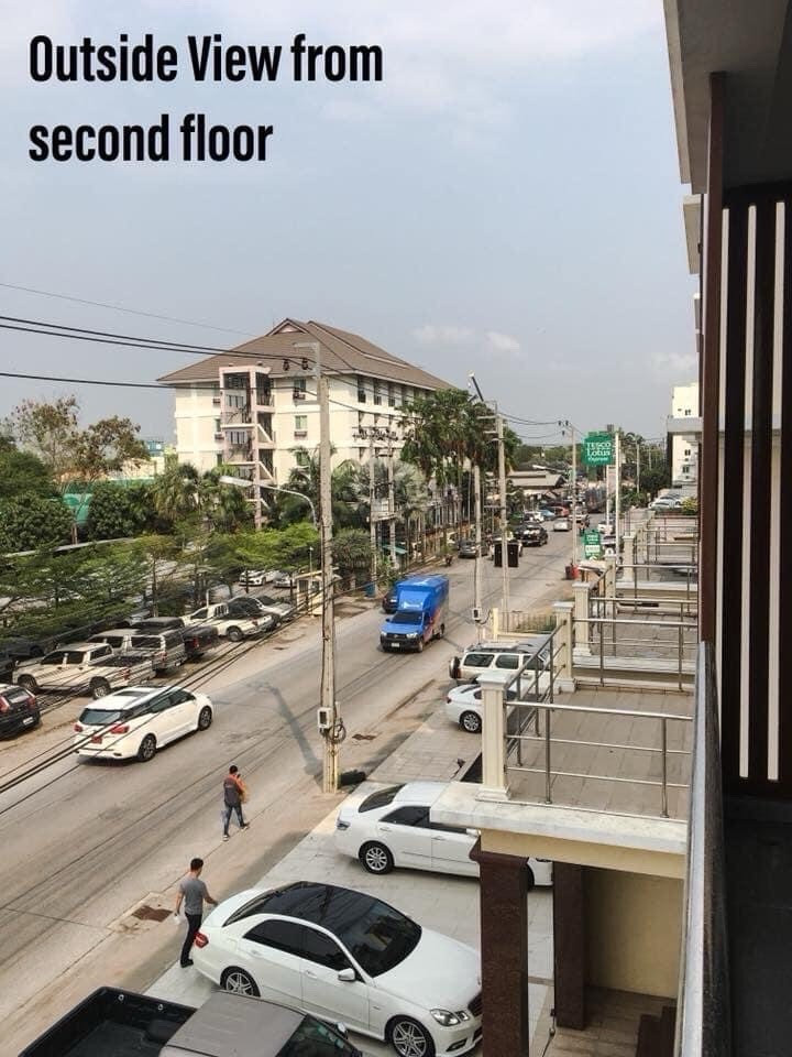 อาคารพาณิชย์ 3.5 รามคำแหงใกล้มิสทีน 位于兰甘亨路（Ramkhamhaeng Road）靠近米斯汀（Mistine）的3.5层商业建筑。 – รูปที่ 4
