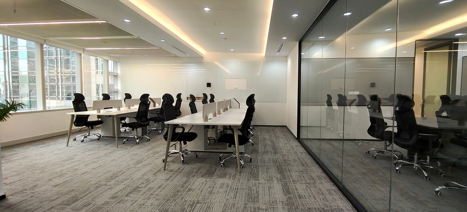 Office for Rent , CRC Tower, 138 sq.m., Wireless Road, near BTS Phloen Chit Property Code ASAP-00077-OFR – รูปที่ 2