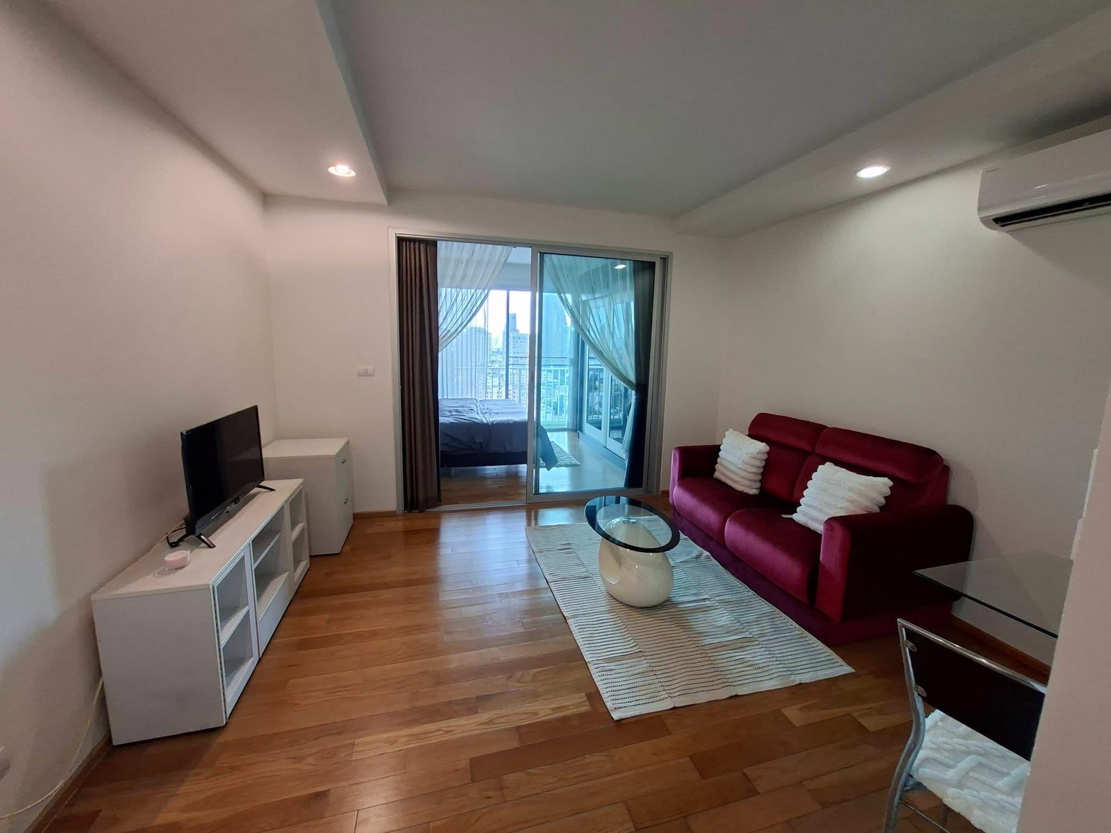Urgent sale! The Line Phahonyothin Park Condo, beautiful room, good position, ready to move in. Urgent sale! The Line Phahonyothin Park Condo, beautiful room, good position, ready to move in.