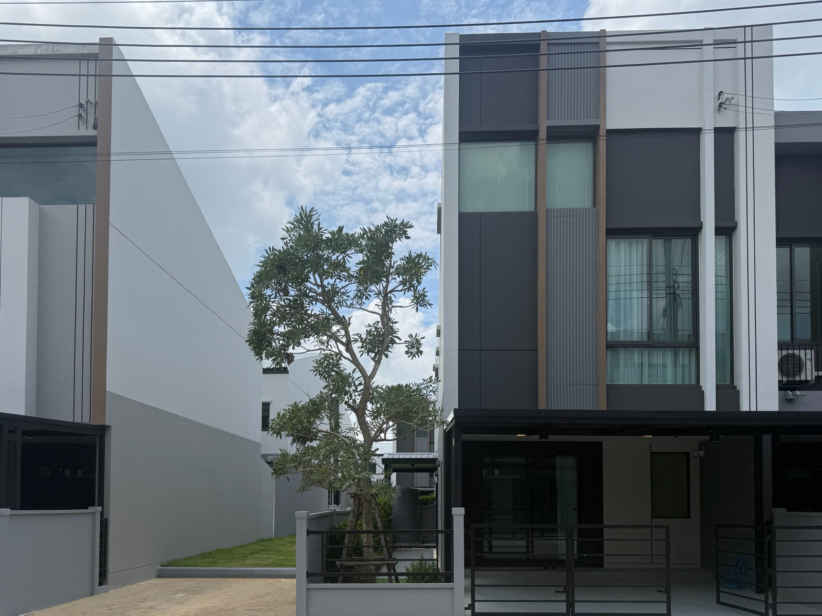 FOR RENT💎✨ | Pleno Sukhumvit-Bangna 4 townhome, 2 and a half floors, corner plot 3 🛏️ 3 🛁 2 🚐 House viewing appointment 065-6956939 (Luk Raisin)