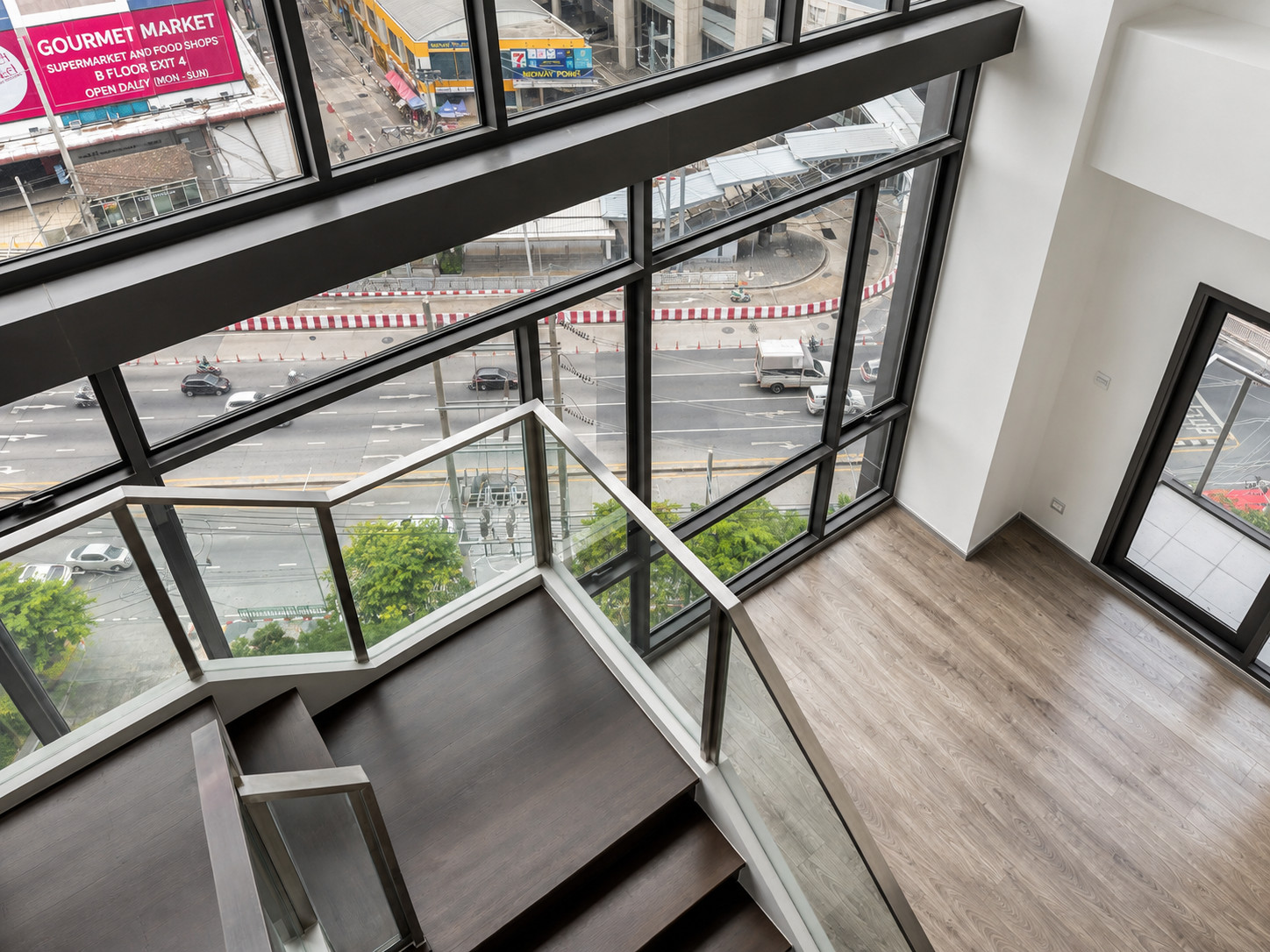 ✨ [Rare Item] Whizdom Ratchada-Ladprao – Spacious Duplex คอนโดเพดานสูงทำเลแยกลาดพร้าว ✨ 