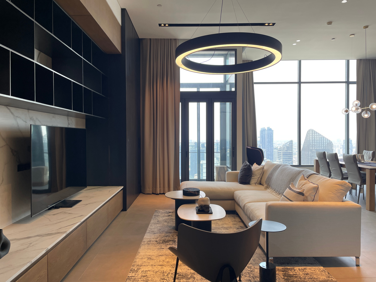 The Esse Asoke Luxury Condominium for rent Penthouse 2bedroom The Esse Asoke Luxury Condominium for rent Penthouse 2bedroom