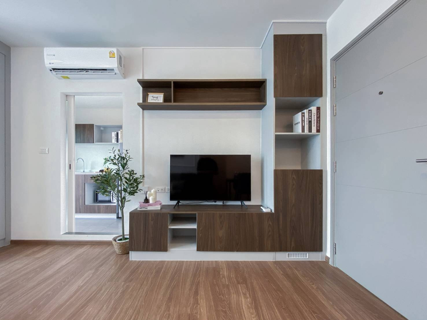 For sale cheap: Dcondo Than Charan, Building B, 5th floor, studio, size 27.13 sq m., corner room, near Siriraj & MRT, free transfer fee, only 1.99 million baht. For sale cheap: Dcondo Than Charan, Building B, 5th floor, studio, size 27.13 sq m., corner room, near Siriraj & MRT, free transfer fee, only 1.99 million baht.