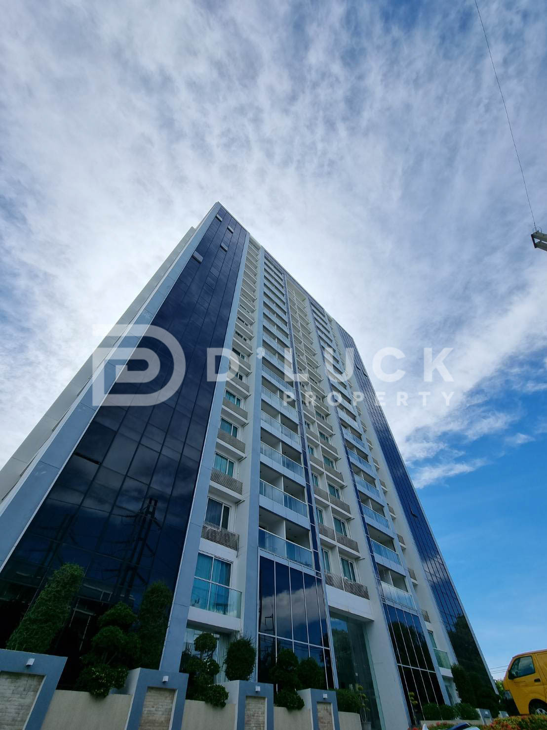 Condo for Sale in Pattaya, The Vision Pratumnak, Sale with Tenant. Condo for Sale in Pattaya, The Vision Pratumnak, Sale with Tenant.