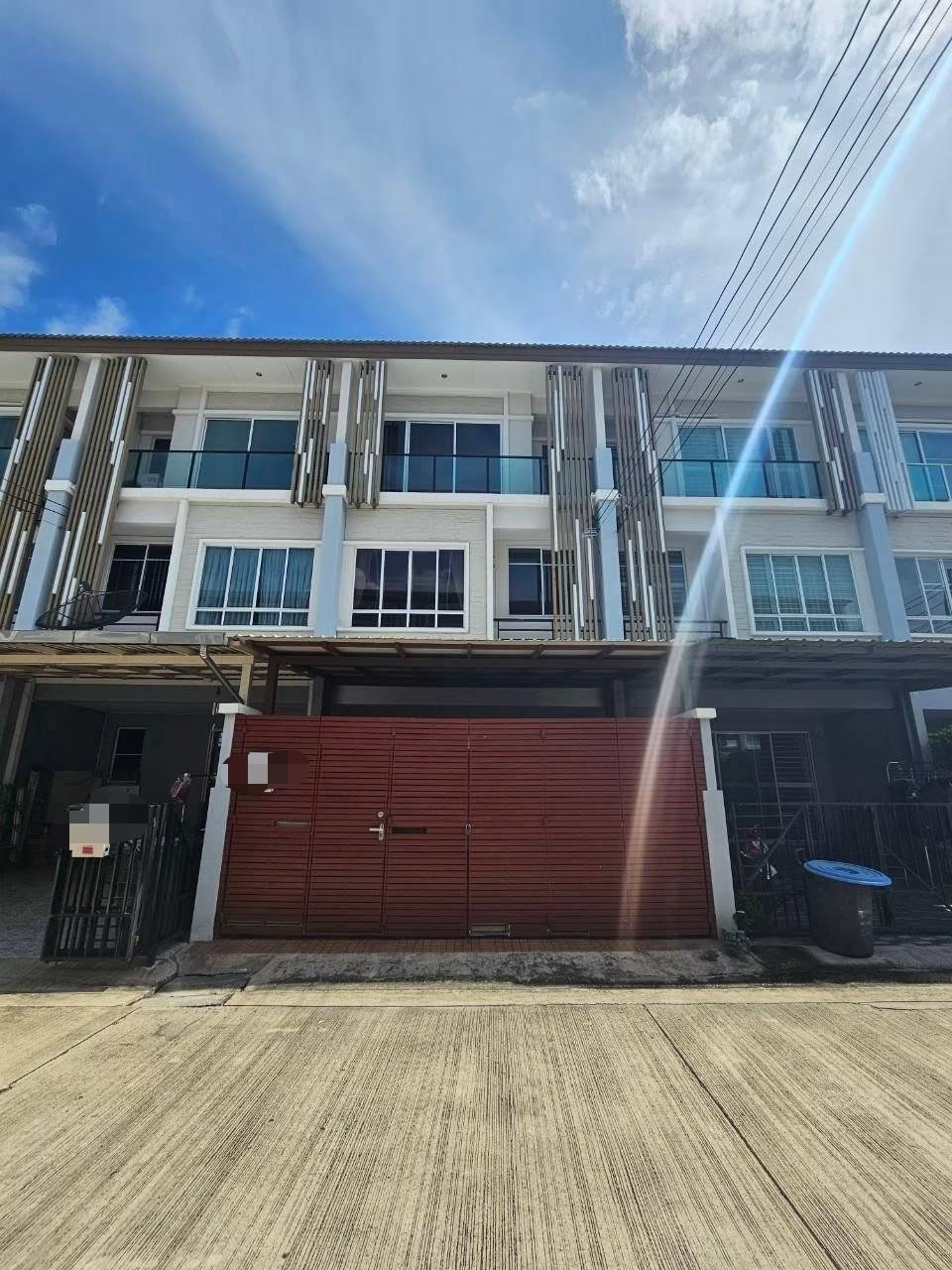 For rent, the Plant City Chaengwattana, beautiful house, ready to move in. For rent, the Plant City Chaengwattana, beautiful house, ready to move in.