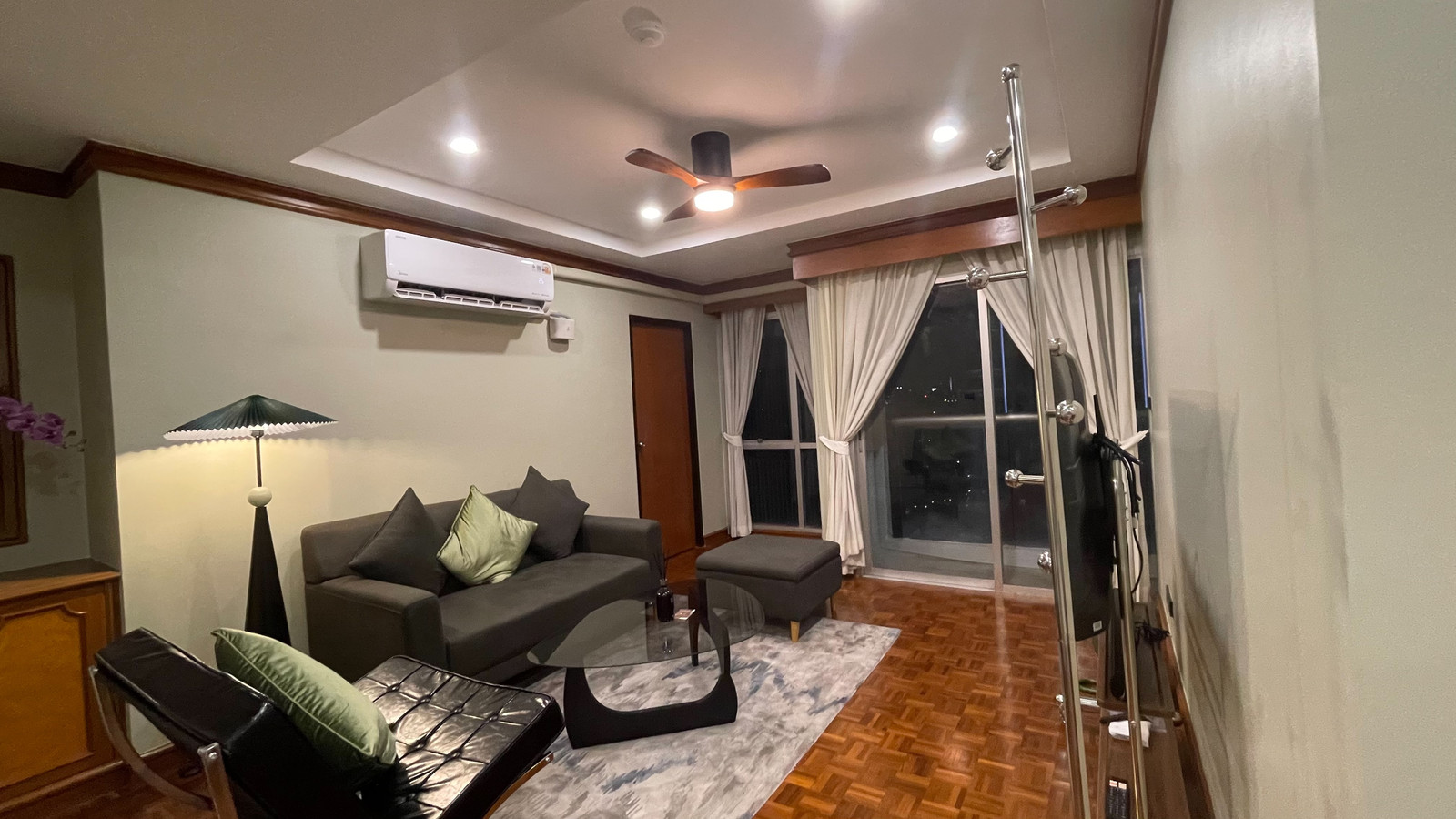 Silom Suite Room for Rent (Sathorn 12) Silom Suite Room for Rent (Sathorn 12)