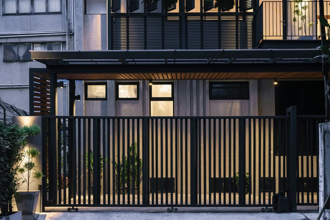 🏡 Single house for rent, Sukhumvit 28 | City center | 250 sq m. | 155,000 baht/month. Single house in Sukhumvit location that is not limited to just living. 🏡 Single house for rent, Sukhumvit 28 | City center | 250 sq m. | 155,000 baht/month. Single house in Sukhumvit location that is not limited to just living.