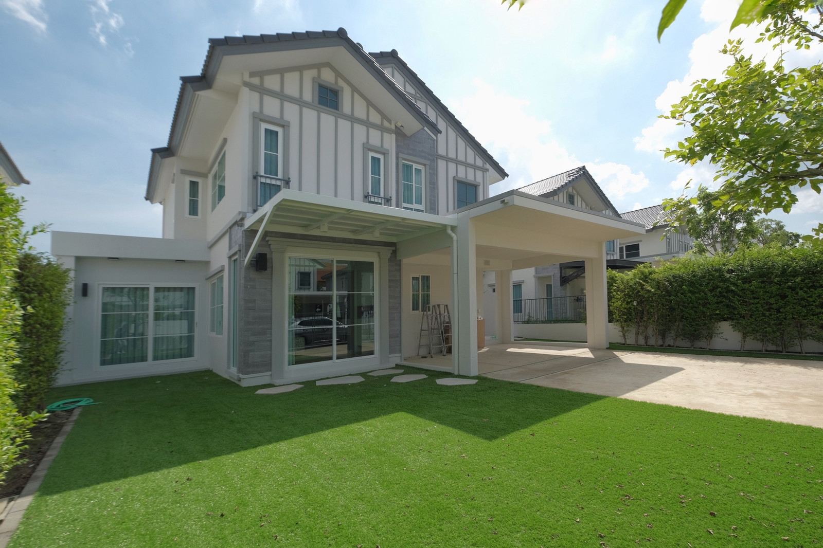 🟢 Luxurious detached house for rent, 2 floors, 195 sq m, 70.4 sq m, 5 bedrooms, 4 bathrooms (with maids room), large garden, deep corner plot in front of the house. 🟢 Luxurious detached house for rent, 2 floors, 195 sq m, 70.4 sq m, 5 bedrooms, 4 bathrooms (with maids room), large garden, deep corner plot in front of the house.