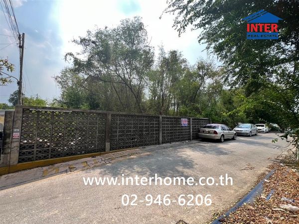 Empty land 234 sq m. Land, Soi Nakniwat 48, Intersection 18, Lat Phrao Road, Kaset-Nawamin Road, Lat Phrao District, Bangkok.