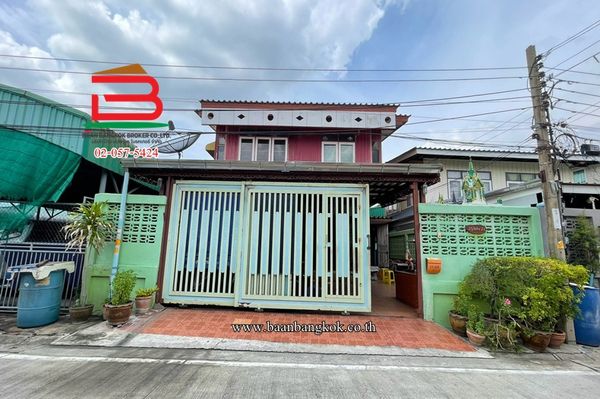 บ้านเดี่ยว สุขสวัสดิ์นิเวศน์ 2 ซอย 8 เนื้อที่ 40 ตรว. ตำบลในคลองบางปลากด อำเภอพระสมุทรเจดีย์ จังหวัดสมุทรปราการ