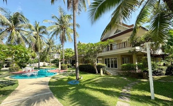 Beachside Vacation Home in Cha-Am at Baan Talay Samran — Peaceful seaside living with beautiful beach surroundings, spacious areas, and a relaxing pool view. Conveniently accessible from Bangkok. 