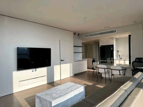 ST802/for rent Ultra Luxury Condo: The Issara Sathorn, 32nd floor, large unit 110 sq m, 3 bedrooms, 3 bathrooms, panoramic city view. Fully decorated and ready to move in