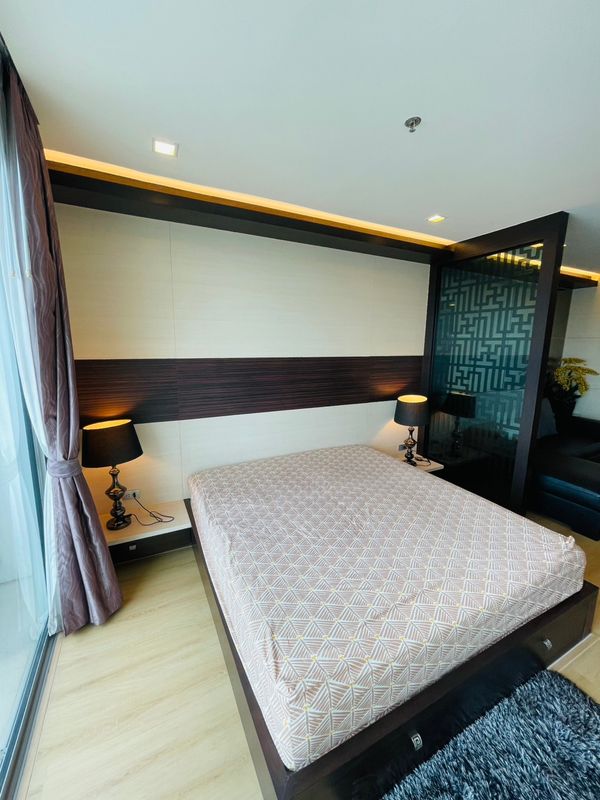 💥 [ 𝐏-𝟏𝟎𝟑𝟐𝟔 ] FOR RENT : Sky Walk Residences High-rise Condo with Stunning City Views! Near BTS Phra Khanong 𝟑𝟎,𝟎𝟎𝟎 THB/mo. | Line @easycondoplus | 099-229-6397 