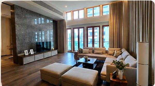 Rent Luxury 3-bedroom, 3-bathroom condo near BTS Phloen Chit.