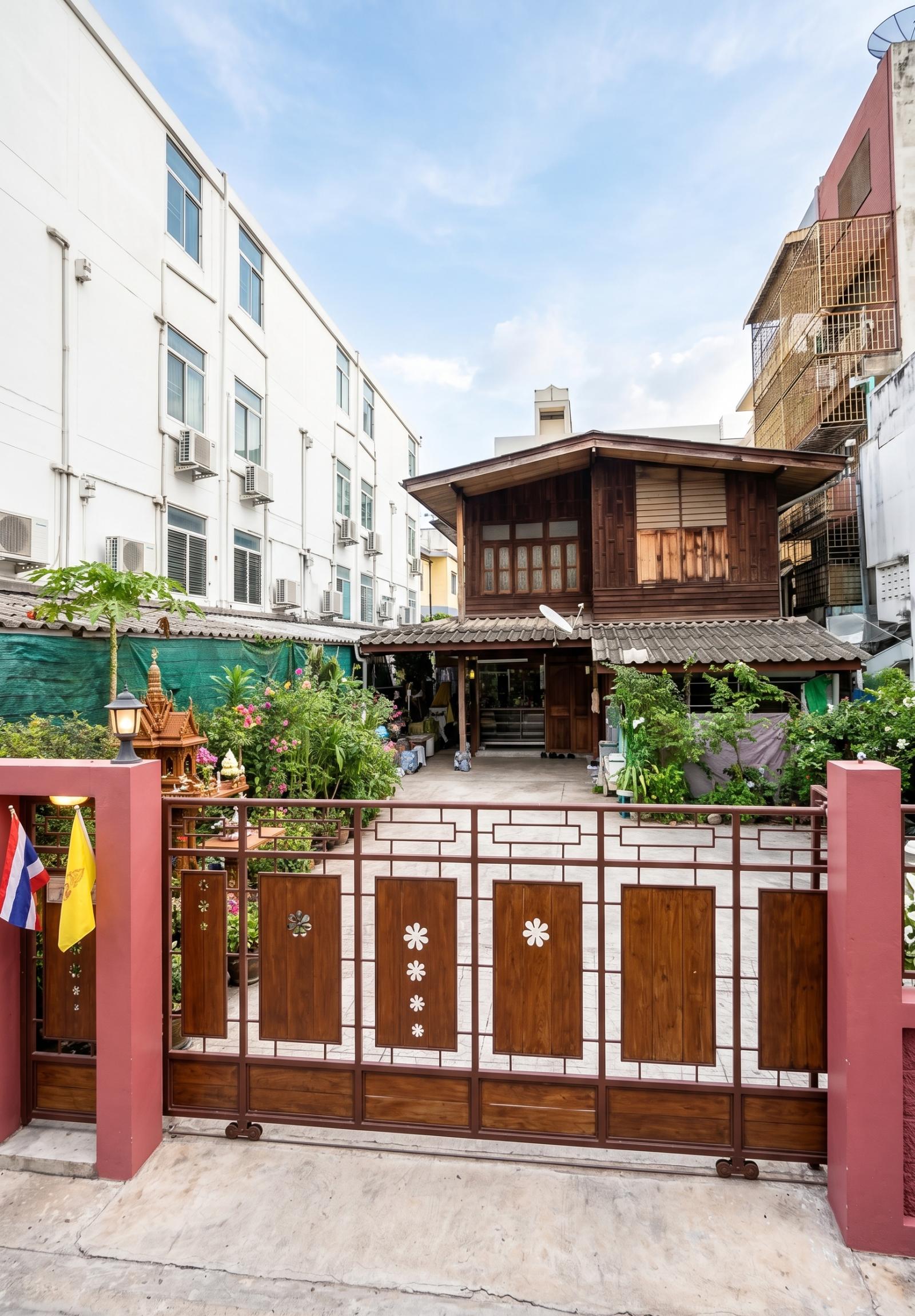 5-Bedroom Detached House 300 sq.m. on 73 sq.wah Land ✨ THB 30,000,000
