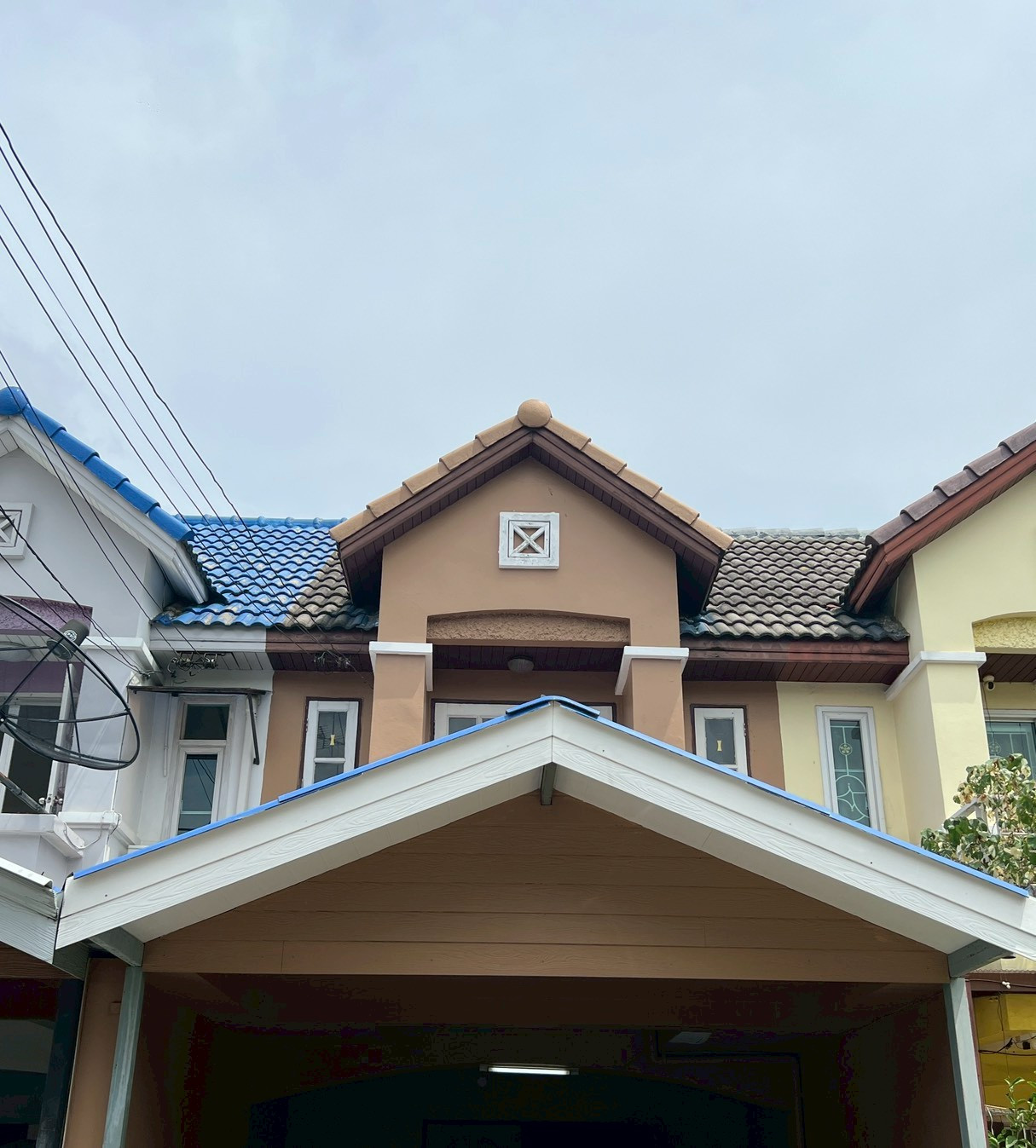 Both for sale and rent, 2-story townhomes in the Bang Yai area, not far from Khlong Bang Phai terminal station. Both for sale and rent, 2-story townhomes in the Bang Yai area, not far from Khlong Bang Phai terminal station.