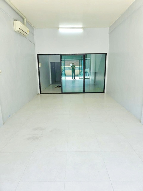 BTS SaphanKhwai915m a hotel restaurant business registration BTS Ari 1.8km 3 Storey Home Office with 3 Bedrooms and 2 Bathrooms, located – รูปที่ 3