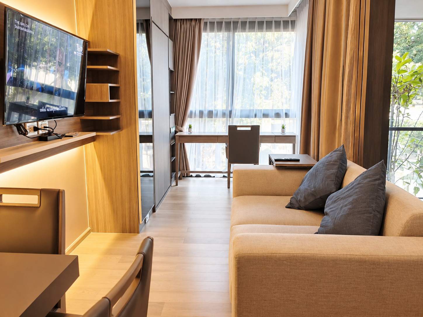 Rare Thong Lo 1BR with Tenant | City-Garden View, 350m to BTS, 4.40% ROI - U6612559 Rare Thong Lo 1BR with Tenant | City-Garden View, 350m to BTS, 4.40% ROI - U6612559