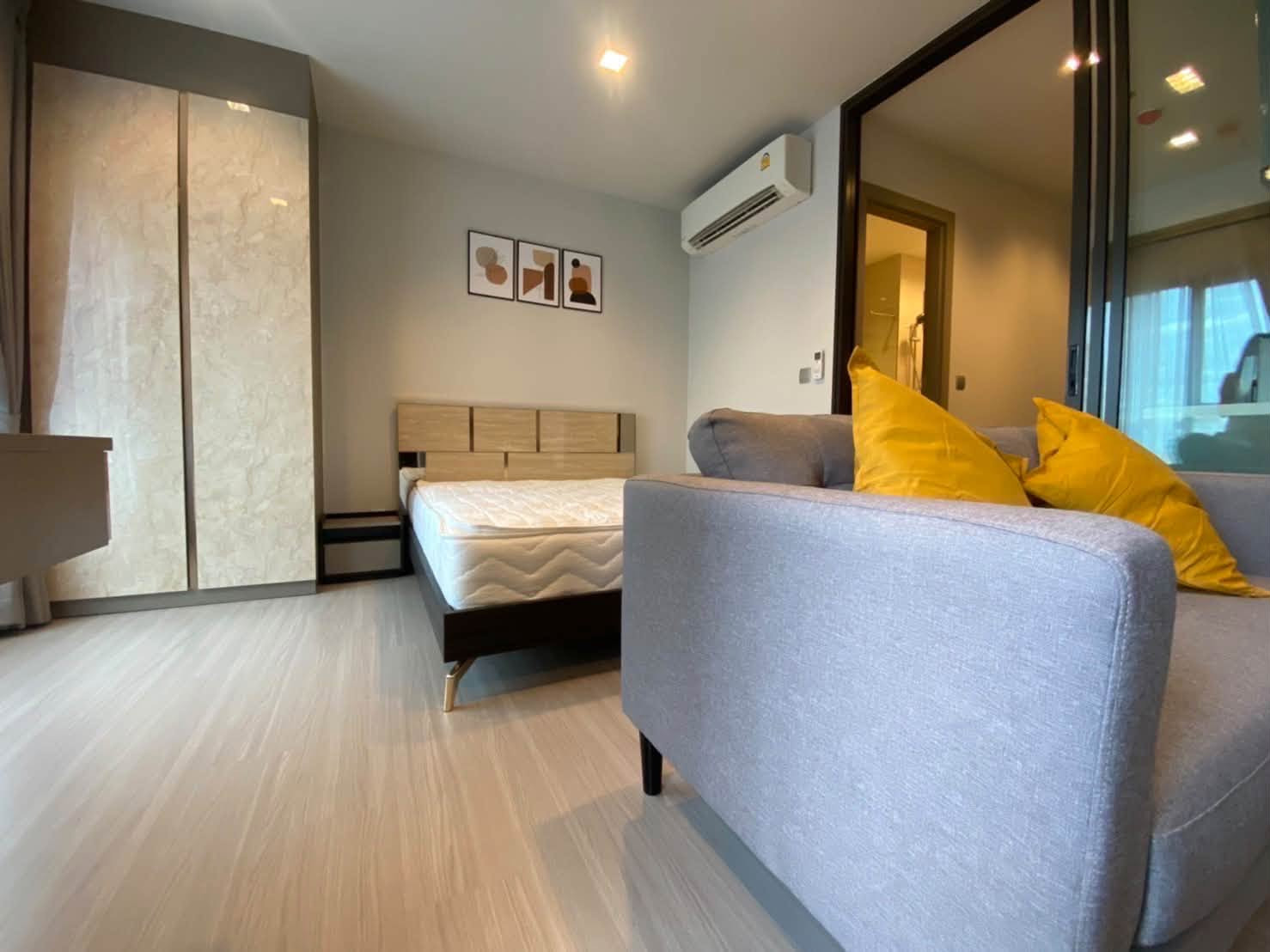 🔥 Urgent rent 🔥 LIFE Asoke – Rama 9, 32nd floor, city view, beautiful room, fully furnished, 28 sq m., only 18,000 baht/month.