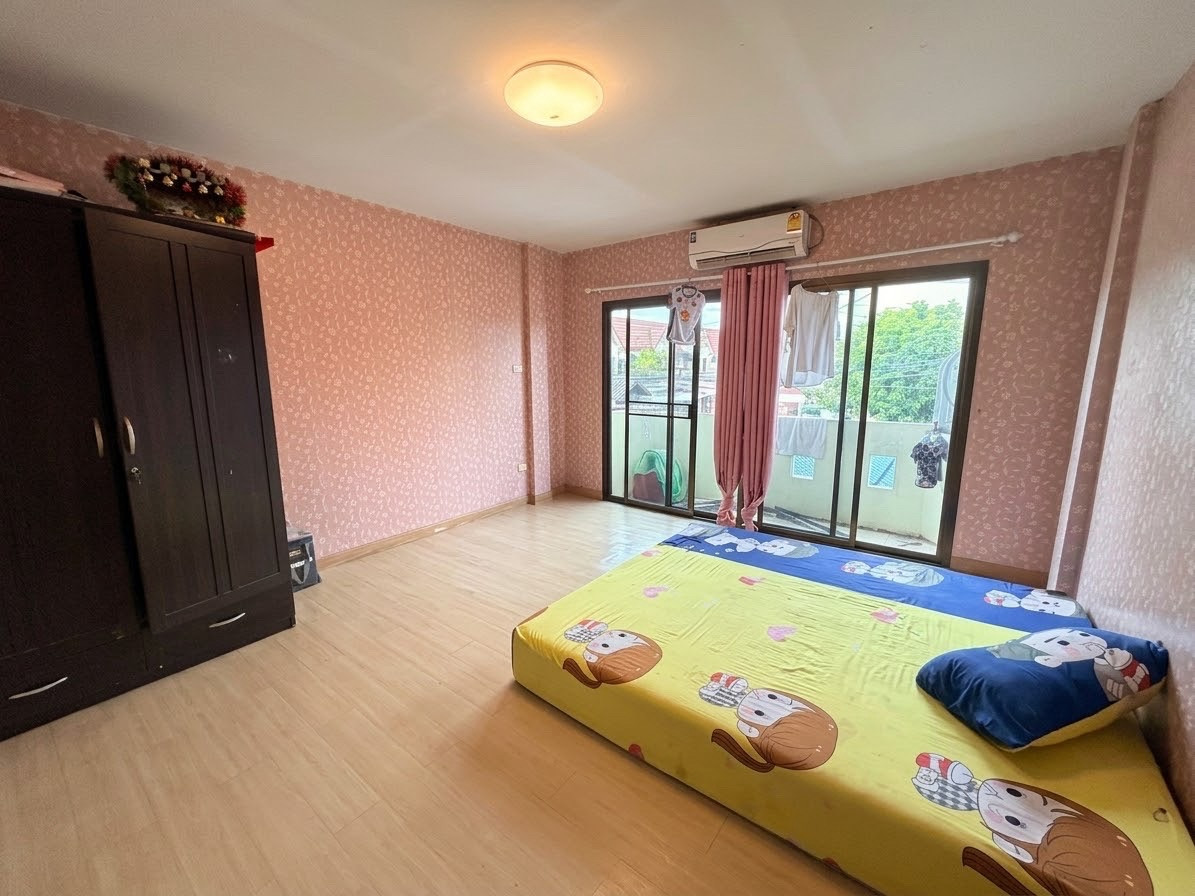 ขายบ้านตามสภาพ คู้บอน27แยก 44 ทาวน์เฮาส์สามชั้น ราคาดี – รูปที่ 3