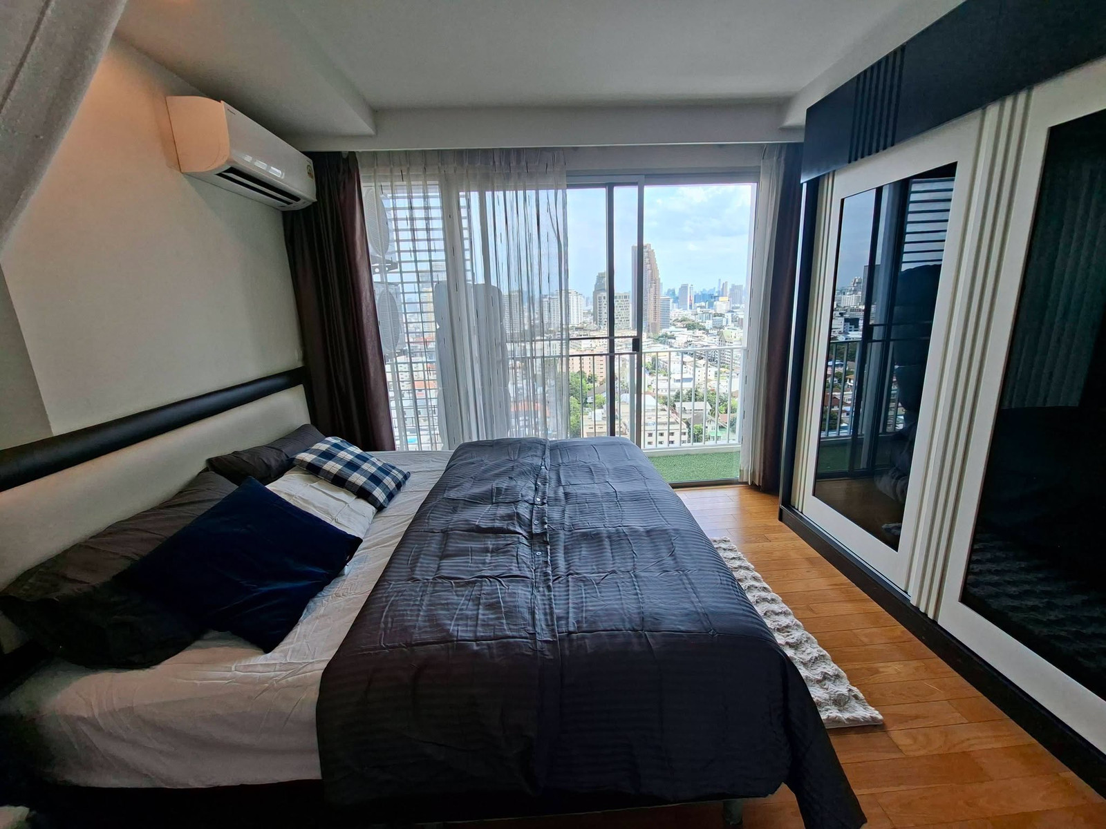 Code: KJS690 Selling The Line Phahonyothin Park, The Line Phahonyothin Park, inquire @kjcondo (with @ in front) Code: KJS690 Selling The Line Phahonyothin Park, The Line Phahonyothin Park, inquire @kjcondo (with @ in front)