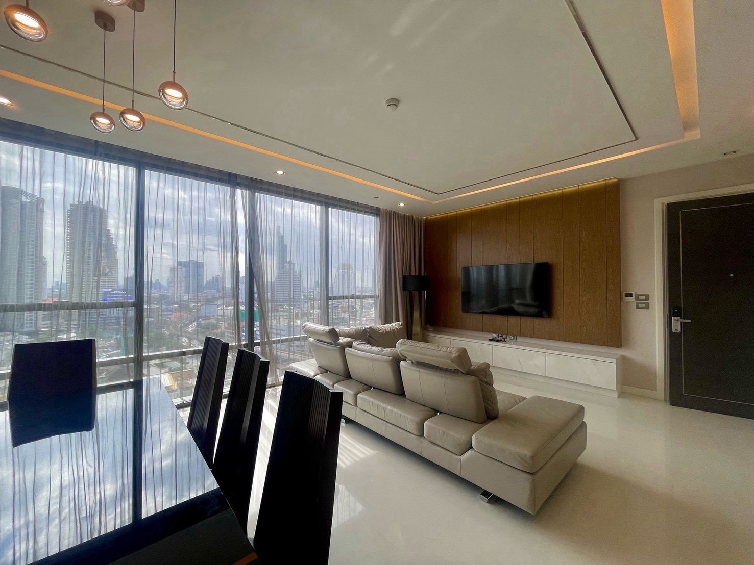 📍𝐅𝐨𝐫 𝐑𝐞𝐧𝐭>>> 𝐓𝐡𝐞 𝐁𝐚𝐧𝐠𝐤𝐨𝐤 𝐒𝐚𝐭𝐡𝐨𝐫𝐧<<< 2 Bedrooms 2 Bathrooms - Usable area 121 SQ.M., The Bangkok Sathorn ✨Ultimate Luxury Condominium in the heart of Sathorn , Contact for more information or viewing ☎️0823261442