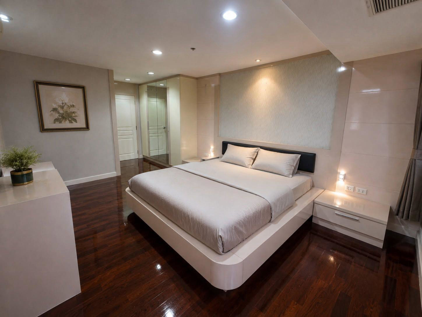 Waterford Diamond Tower For Rent  (Close to BTS:Thonglor / BTS Phrom Phong )