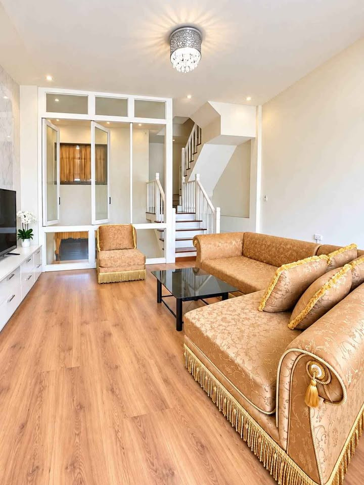 3-story townhome for rent, Baan Klang Muang Lat Phrao 80 project. Air conditioned, fully furnished, 3 bedrooms, 4 bathrooms, monthly rental price 28,000 baht/month. 3-story townhome for rent, Baan Klang Muang Lat Phrao 80 project. Air conditioned, fully furnished, 3 bedrooms, 4 bathrooms, monthly rental price 28,000 baht/month.