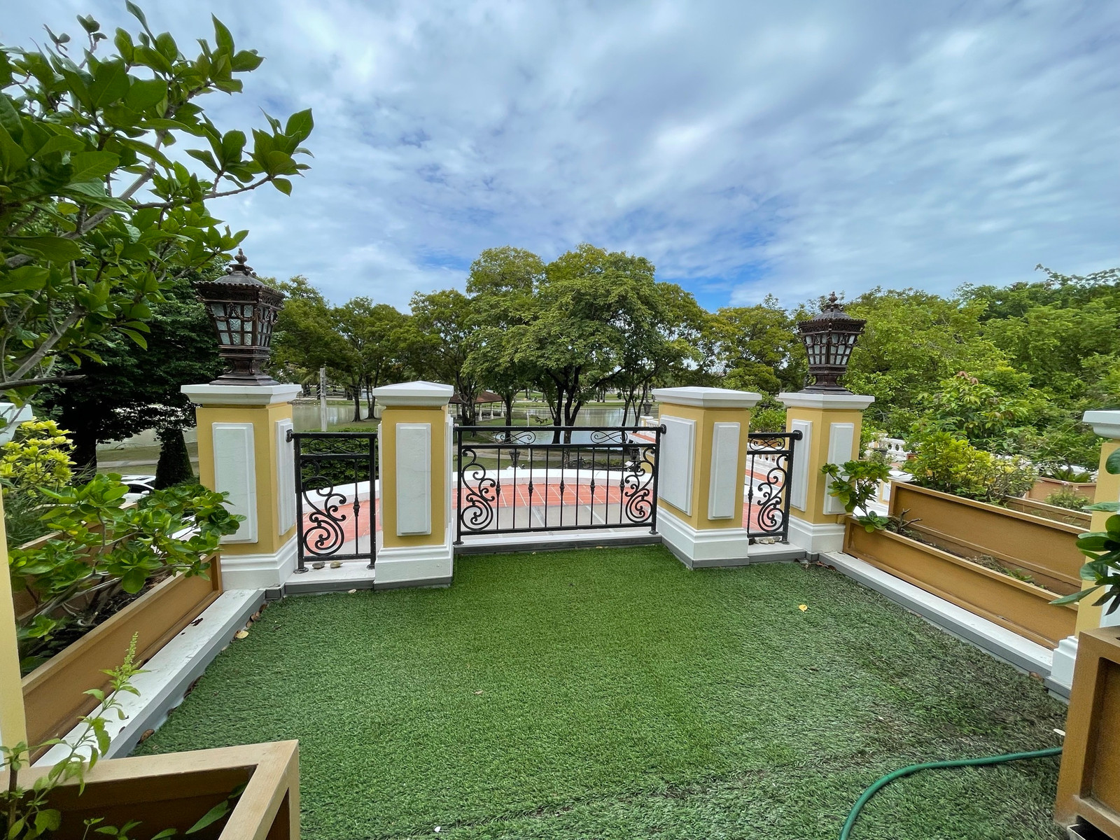 ขายบ้านเดี่ยวหรู ในหมู่บ้านนันทวัน ศรีนครินทร์ ขนาด 338 ตารางวา วิวทะเลสาบ ขายบ้านเดี่ยวหรู ในหมู่บ้านนันทวัน ศรีนครินทร์ ขนาด 338 ตารางวา วิวทะเลสาบ