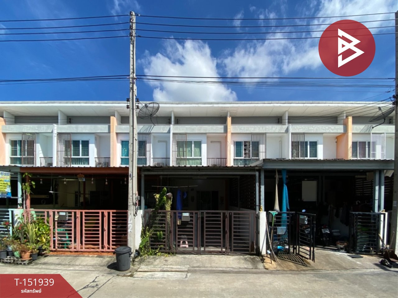 ขายทาวน์เฮ้าส์ หมู่บ้านสิรารมย์พลัส มอเตอร์เวย์ (Sirarom Plus Motorway) ฉะเชิงเทรา ขายทาวน์เฮ้าส์ หมู่บ้านสิรารมย์พลัส มอเตอร์เวย์ (Sirarom Plus Motorway) ฉะเชิงเทรา