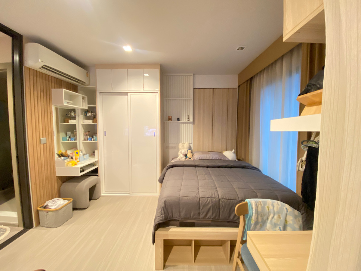 Newly renovated with full built-in furniture, garden view ❤️‍🔥 Life Asoke - Rama 9 / 1 Bedroom (For Sale) PEII213