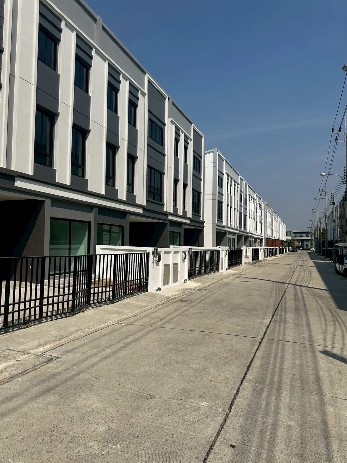 Urgent rent, 3-story townhome 🏡 Brighton Bangna KM.26, empty house. – รูปที่ 2
