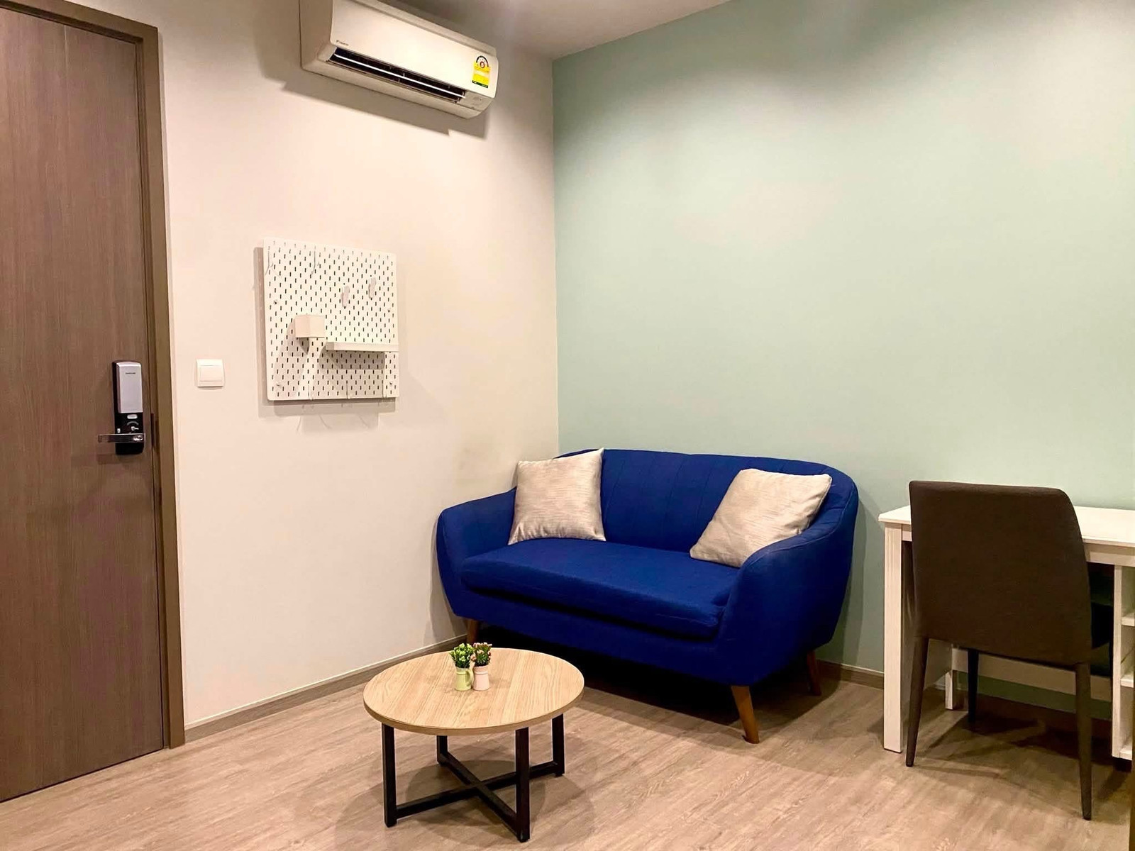 Urgent sale/rent! The Line Wongsawang, high floor, beautiful view, open, not blocked, fully furnished, near MRT Wong Sawang 300 m. Urgent sale/rent! The Line Wongsawang, high floor, beautiful view, open, not blocked, fully furnished, near MRT Wong Sawang 300 m.