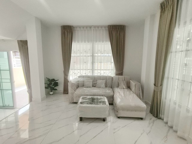 🏡✨ บ้านแฝดรีโนเวทใหม่ ฟีลบ้านเดี่ยว มินิมอลอบอุ่น ทำเลทองติดถนนไสวประชาราษฎร์!  – รูปที่ 3