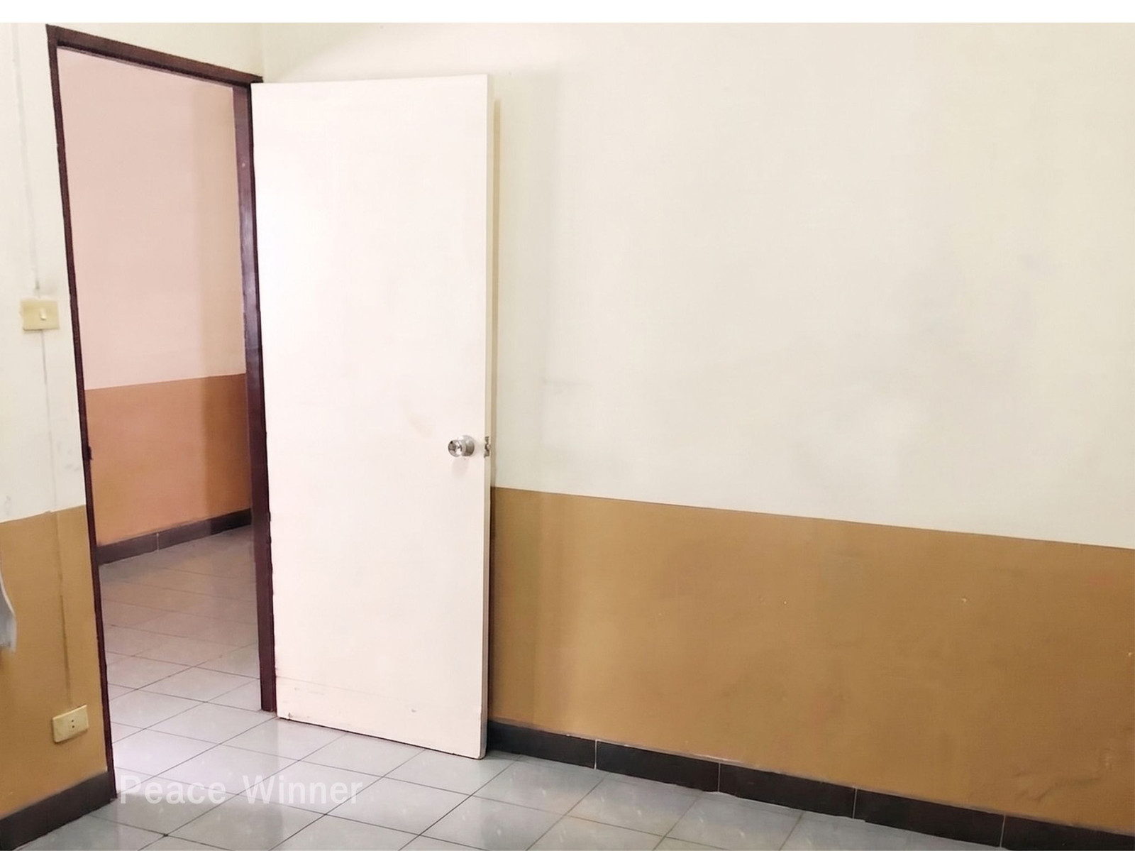 บ้านแฝด หมู่บ้านรังสิยา สงบ ปลอดภัย ใกล้รถไฟฟ้าศรีอุดม ร้านอาหารรายรอบ – รูปที่ 4