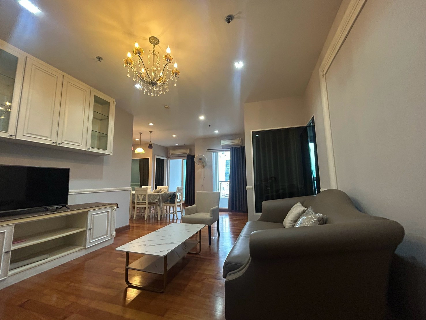 Ivy Sathorn 10 : ไอวี สาทร
