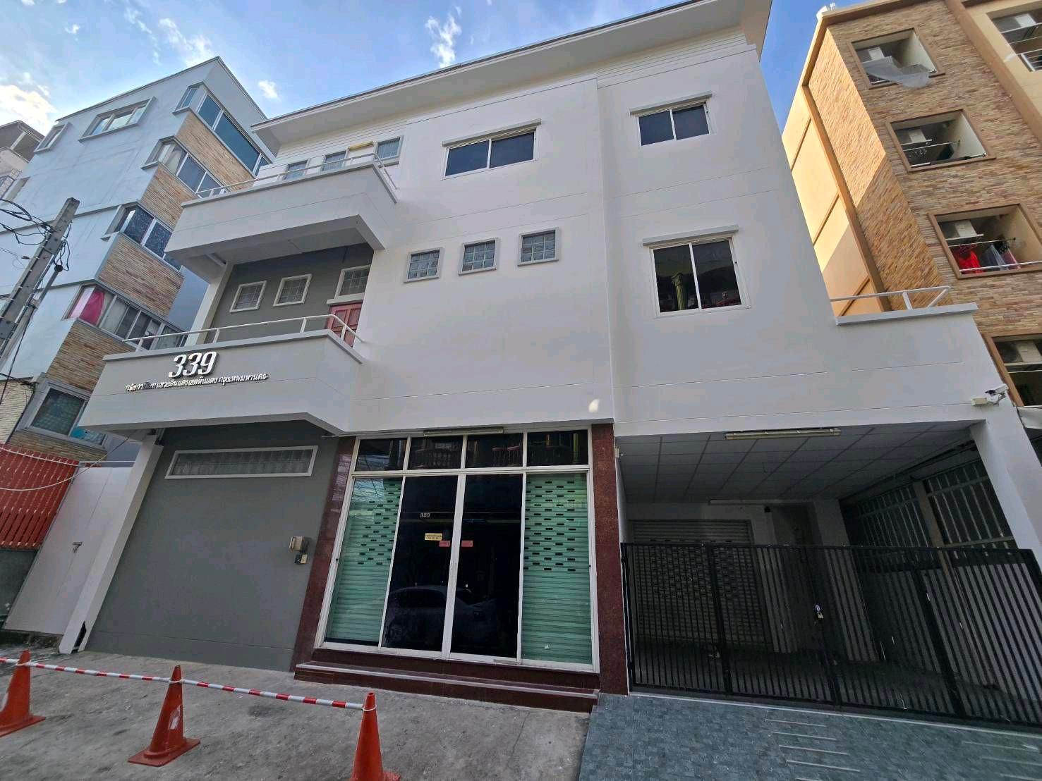 3-story building, Ratchadaphisek Road 13, rent 120,000 / month, space 629  sq m,parking, 4-5 cars. – รูปที่ 3