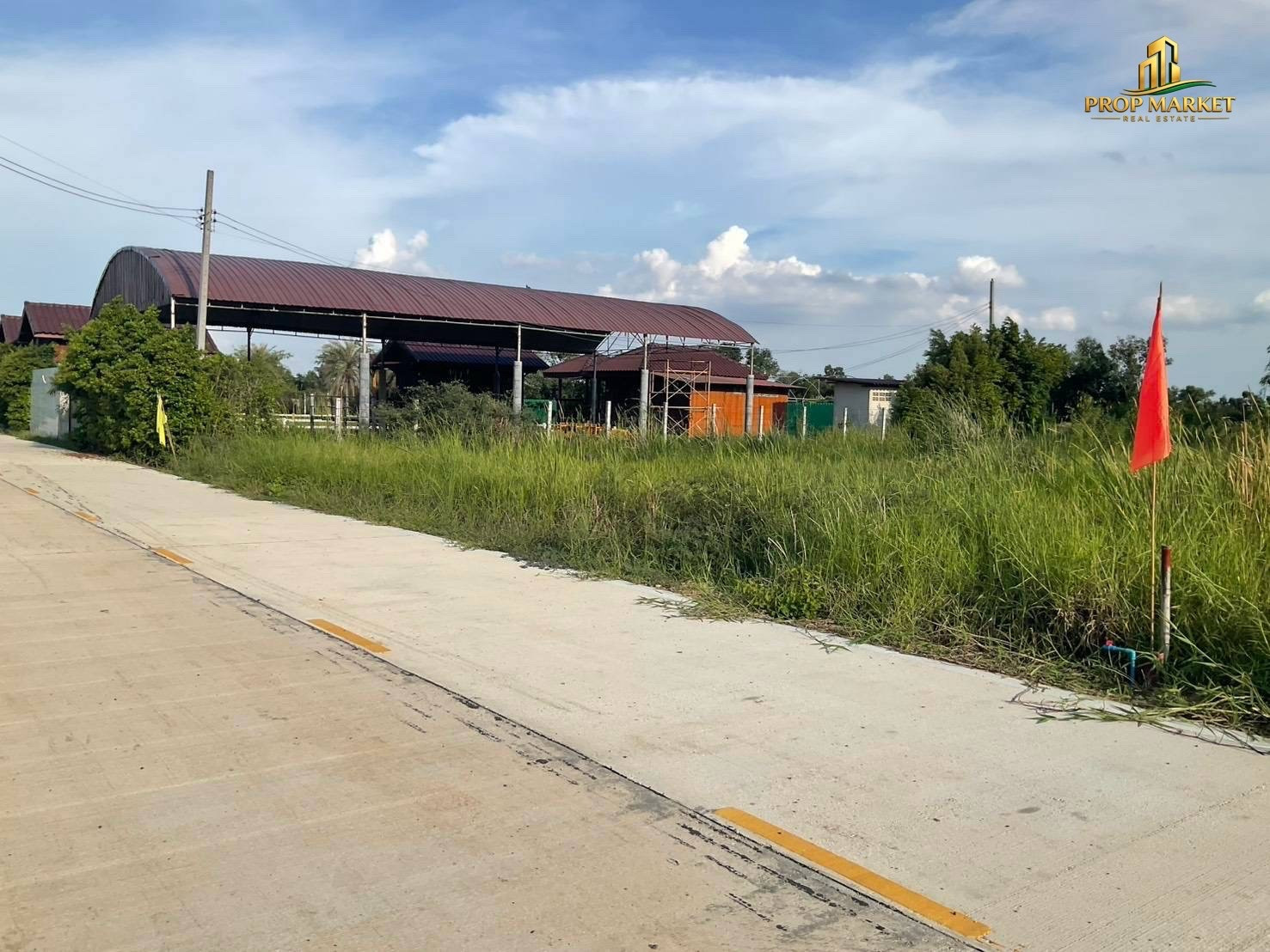 Land for sale, Khlong 11, Soi Mitthae, Pathum Thani, beautiful, convenient travel. Land for sale, Khlong 11, Soi Mitthae, Pathum Thani, beautiful, convenient travel.